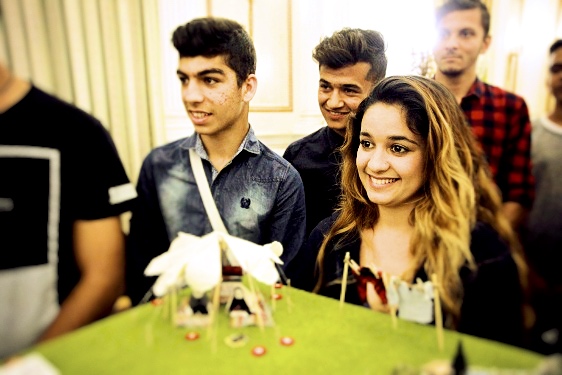 Επίσκεψη στον Πρόεδρο της Δημοκρατίας Προκόπη Παυλόπουλο από εφήβους του Παραρτήματος Ρομά Αλιβερίου (ΕΣΠΑ 2014-'20)