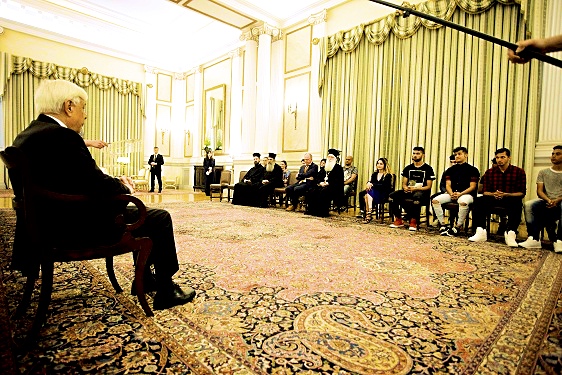 Επίσκεψη στον Πρόεδρο της Δημοκρατίας Προκόπη Παυλόπουλο από εφήβους του Παραρτήματος Ρομά Αλιβερίου (ΕΣΠΑ 2014-'20)